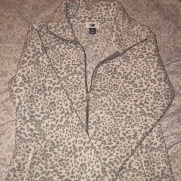 Old Navy hardly worn zip up sweatshirt - Picture 1 of 3